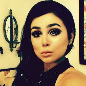 Meet your Posher, Courtney